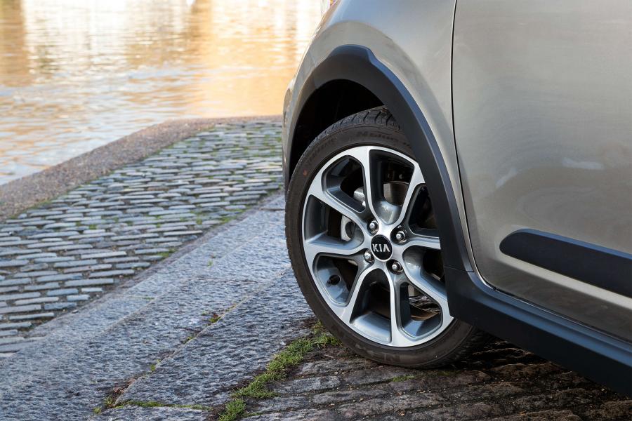 Колеса Kia Picanto X-Line S (JA) 2018 года  (UK) (фото 7 из 25)